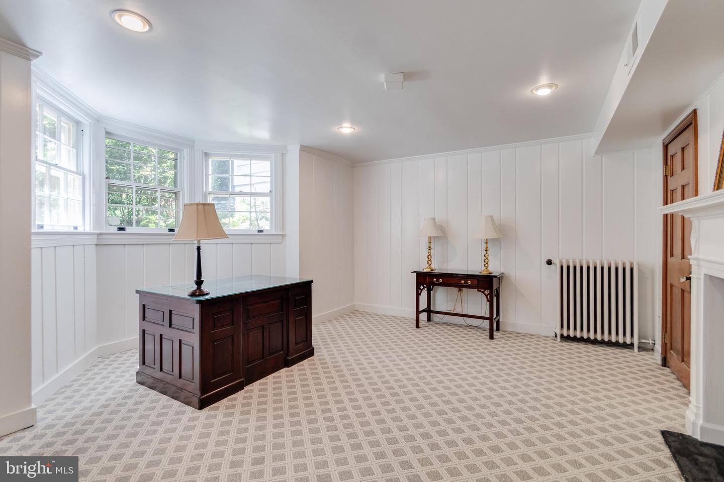 1911 BELLE HAVEN RD, ALEXANDRIA, Virginia 22307, 4 Bedrooms Bedrooms, ,3 BathroomsBathrooms,Residential,For sale,1911 BELLE HAVEN RD,VAFX2224364 MLS # VAFX2224364