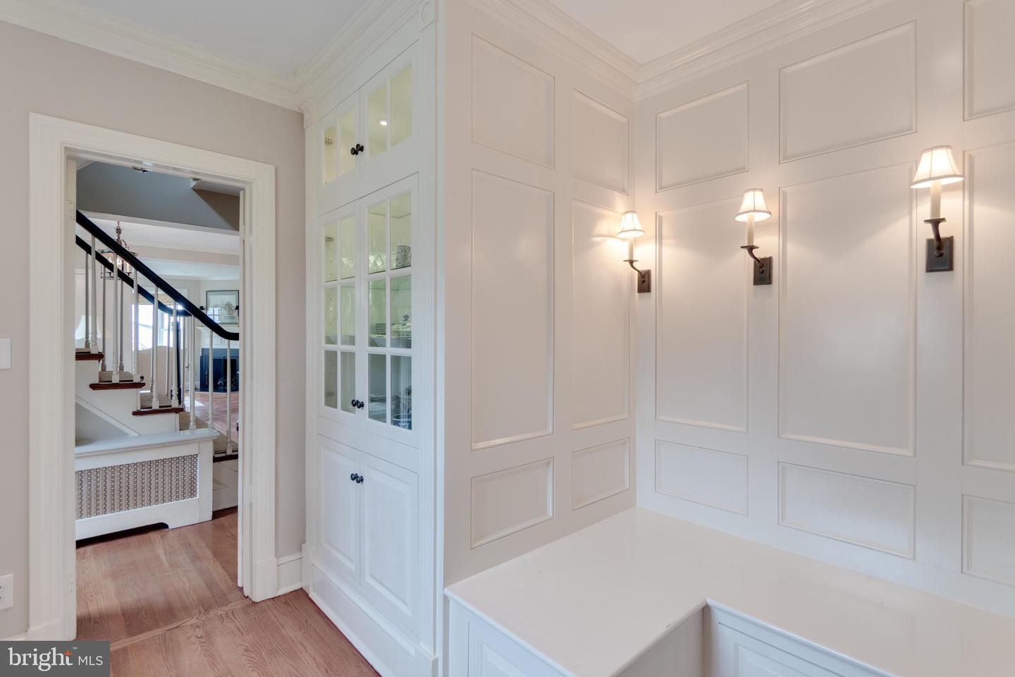 1911 BELLE HAVEN RD, ALEXANDRIA, Virginia 22307, 4 Bedrooms Bedrooms, ,3 BathroomsBathrooms,Residential,For sale,1911 BELLE HAVEN RD,VAFX2224364 MLS # VAFX2224364