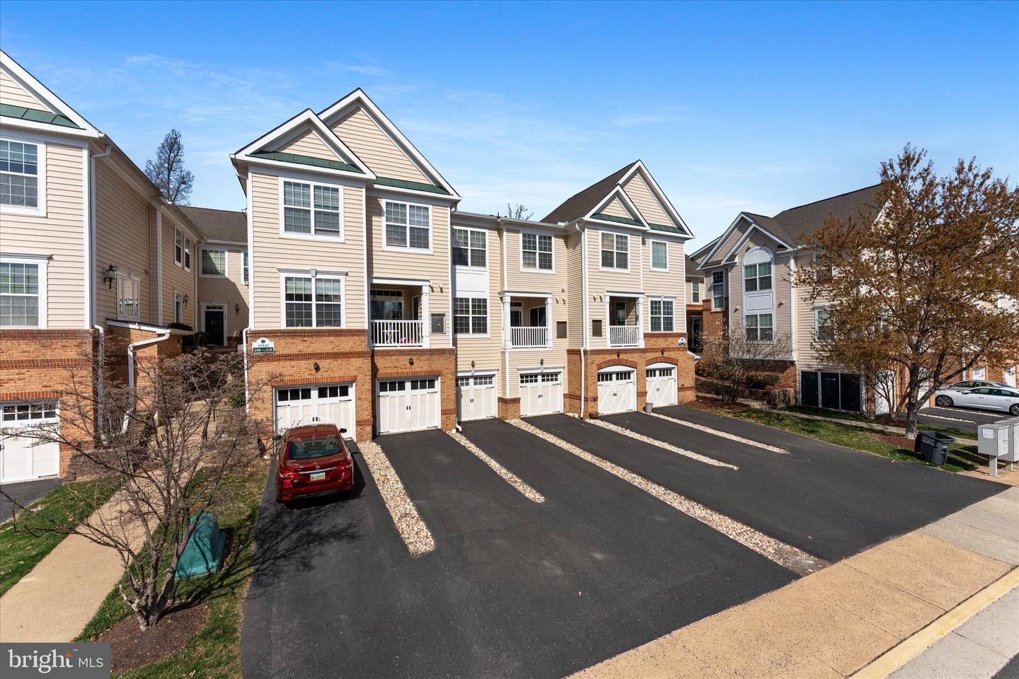 43840 HICKORY CORNER TER #112, ASHBURN, Virginia 20147, 2 Bedrooms Bedrooms, ,2 BathroomsBathrooms,Residential,For sale,43840 HICKORY CORNER TER #112,VALO2090122 MLS # VALO2090122