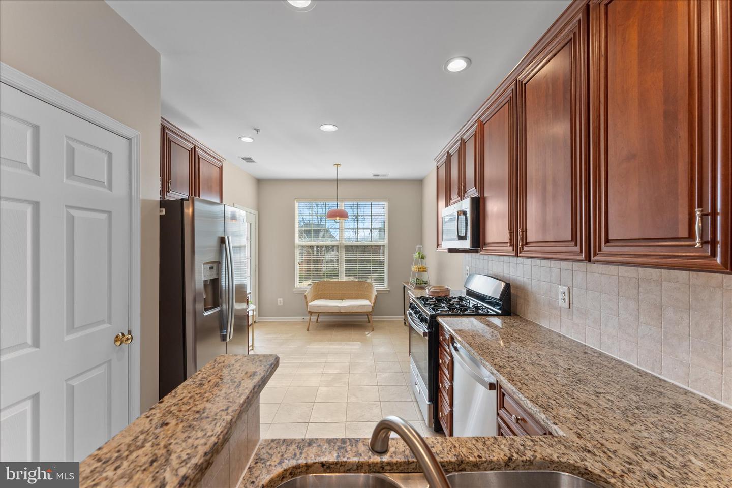 43840 HICKORY CORNER TER #112, ASHBURN, Virginia 20147, 2 Bedrooms Bedrooms, ,2 BathroomsBathrooms,Residential,For sale,43840 HICKORY CORNER TER #112,VALO2090122 MLS # VALO2090122