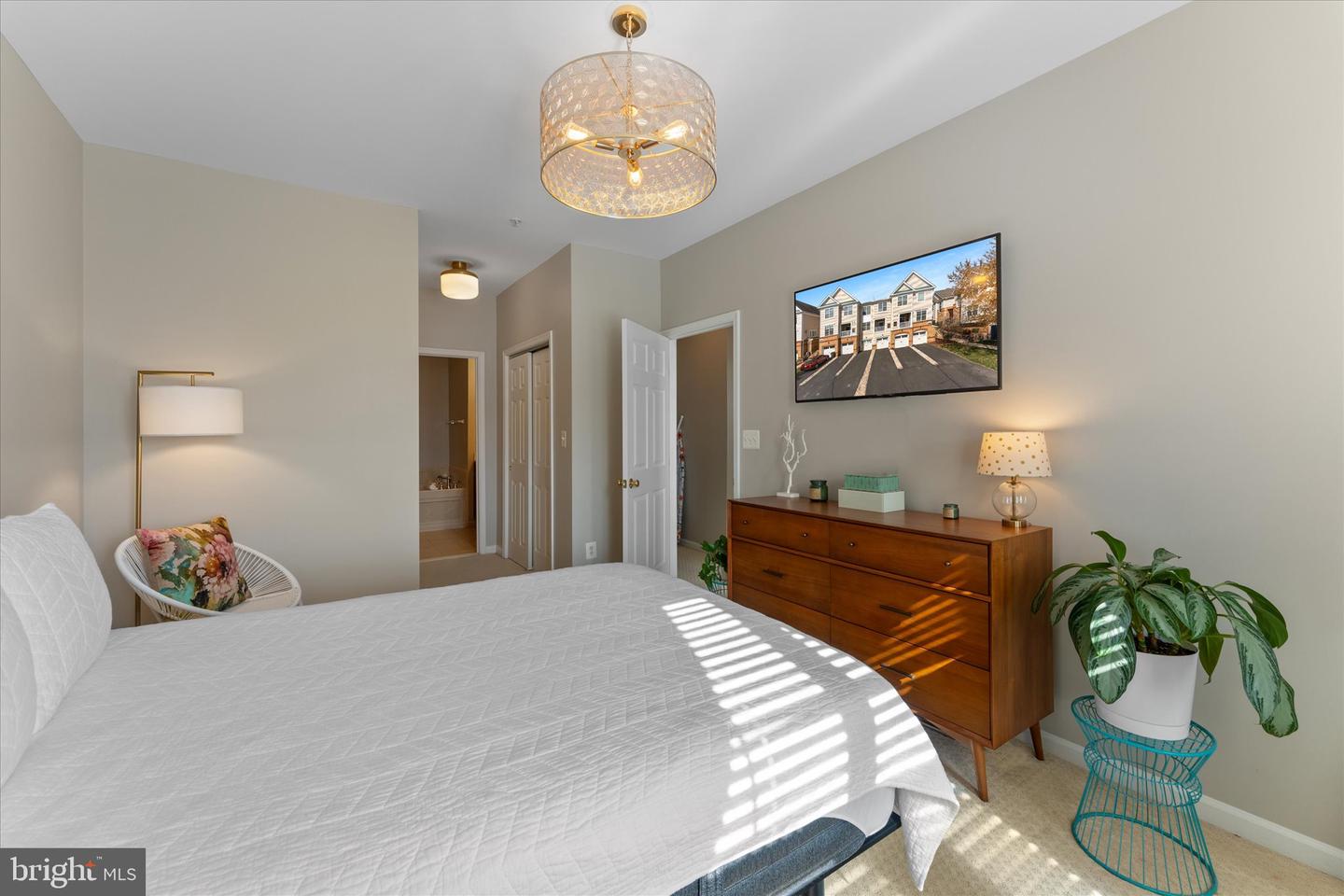 43840 HICKORY CORNER TER #112, ASHBURN, Virginia 20147, 2 Bedrooms Bedrooms, ,2 BathroomsBathrooms,Residential,For sale,43840 HICKORY CORNER TER #112,VALO2090122 MLS # VALO2090122