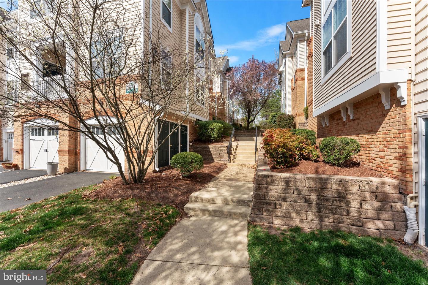 43840 HICKORY CORNER TER #112, ASHBURN, Virginia 20147, 2 Bedrooms Bedrooms, ,2 BathroomsBathrooms,Residential,For sale,43840 HICKORY CORNER TER #112,VALO2090122 MLS # VALO2090122