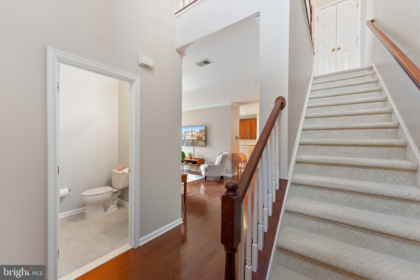 43840 HICKORY CORNER TER #112, ASHBURN, Virginia 20147, 2 Bedrooms Bedrooms, ,2 BathroomsBathrooms,Residential,For sale,43840 HICKORY CORNER TER #112,VALO2090122 MLS # VALO2090122