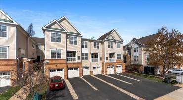 43840 HICKORY CORNER TER #112, ASHBURN, Virginia 20147, 2 Bedrooms Bedrooms, ,2 BathroomsBathrooms,Residential,For sale,43840 HICKORY CORNER TER #112,VALO2090122 MLS # VALO2090122