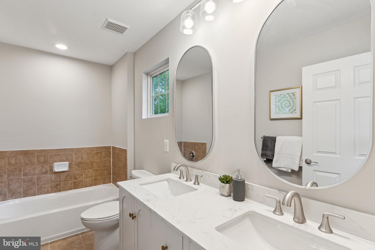 6603 NETTIES LN #1706, ALEXANDRIA, Virginia 22315, 2 Bedrooms Bedrooms, ,2 BathroomsBathrooms,Residential,For sale,6603 NETTIES LN #1706,VAFX2226416 MLS # VAFX2226416