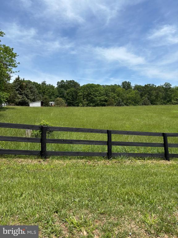 5084 FAIRVIEW LN, BROAD RUN, Virginia, 3 Bedrooms Bedrooms, ,3 BathroomsBathrooms,Residential,5084 FAIRVIEW LN,VAFQ2016538 MLS # VAFQ2016538