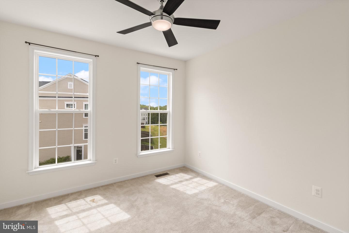 16 SICKLE DR #31, STAFFORD, Virginia 22554, 4 Bedrooms Bedrooms, ,3 BathroomsBathrooms,Residential,For sale,16 SICKLE DR #31,VAST2036956 MLS # VAST2036956