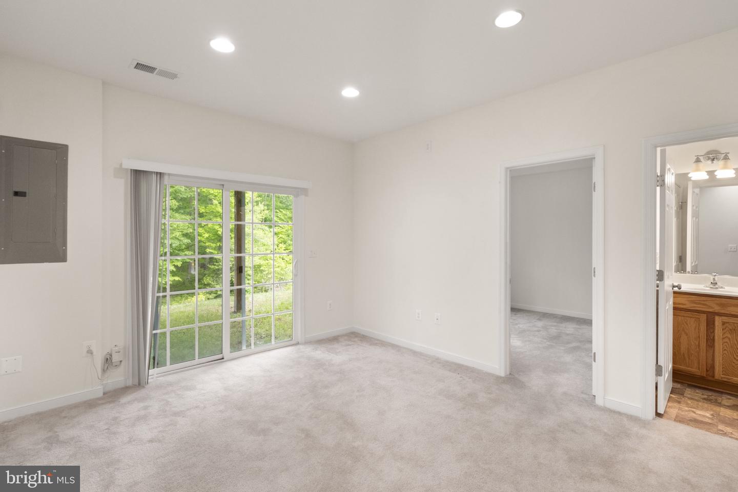 16 SICKLE DR #31, STAFFORD, Virginia 22554, 4 Bedrooms Bedrooms, ,3 BathroomsBathrooms,Residential,For sale,16 SICKLE DR #31,VAST2036956 MLS # VAST2036956