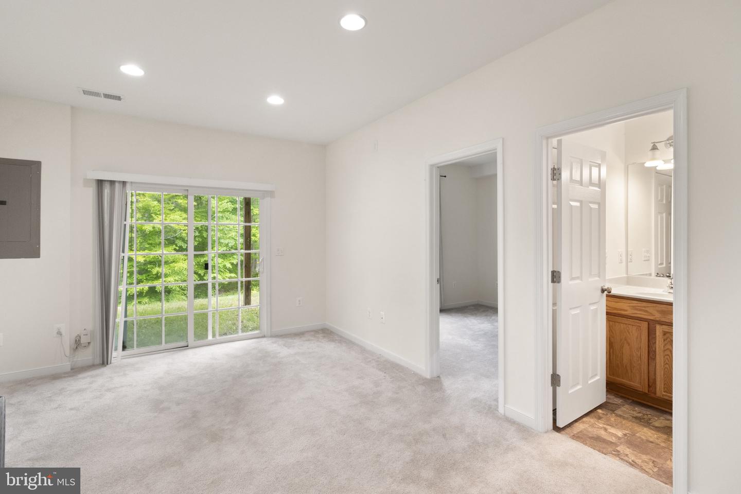 16 SICKLE DR #31, STAFFORD, Virginia 22554, 4 Bedrooms Bedrooms, ,3 BathroomsBathrooms,Residential,For sale,16 SICKLE DR #31,VAST2036956 MLS # VAST2036956