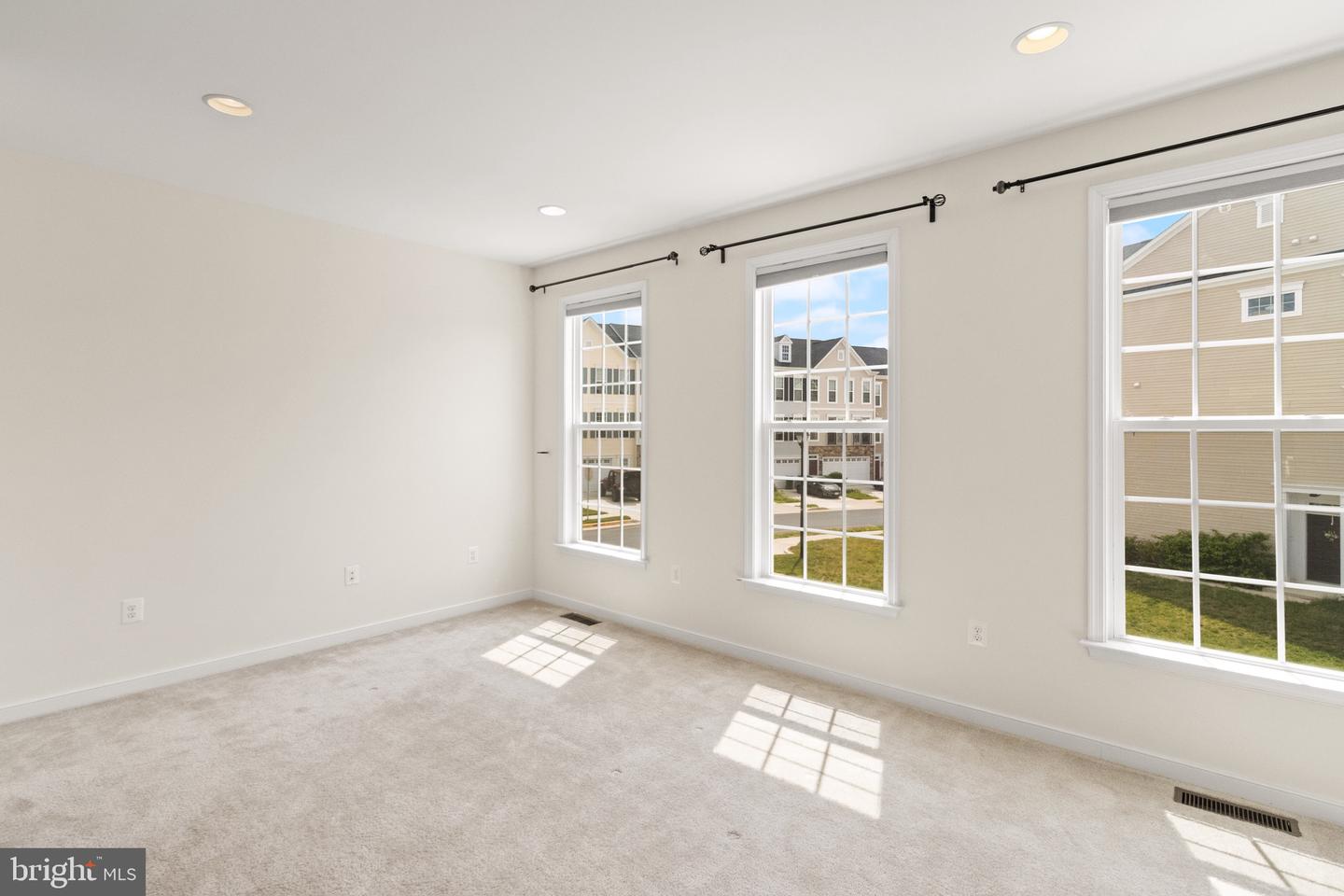 16 SICKLE DR #31, STAFFORD, Virginia 22554, 4 Bedrooms Bedrooms, ,3 BathroomsBathrooms,Residential,For sale,16 SICKLE DR #31,VAST2036956 MLS # VAST2036956
