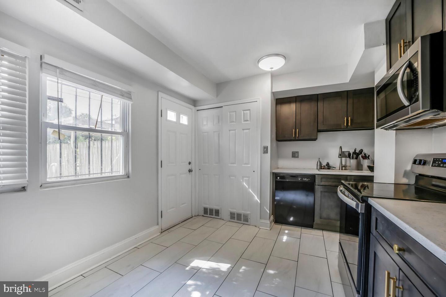 1157 SUMMIT ST NE, WASHINGTON, District Of Columbia 20002, 2 Bedrooms Bedrooms, ,1 BathroomBathrooms,Residential,For sale,1157 SUMMIT ST NE,DCDC2191458 MLS # DCDC2191458