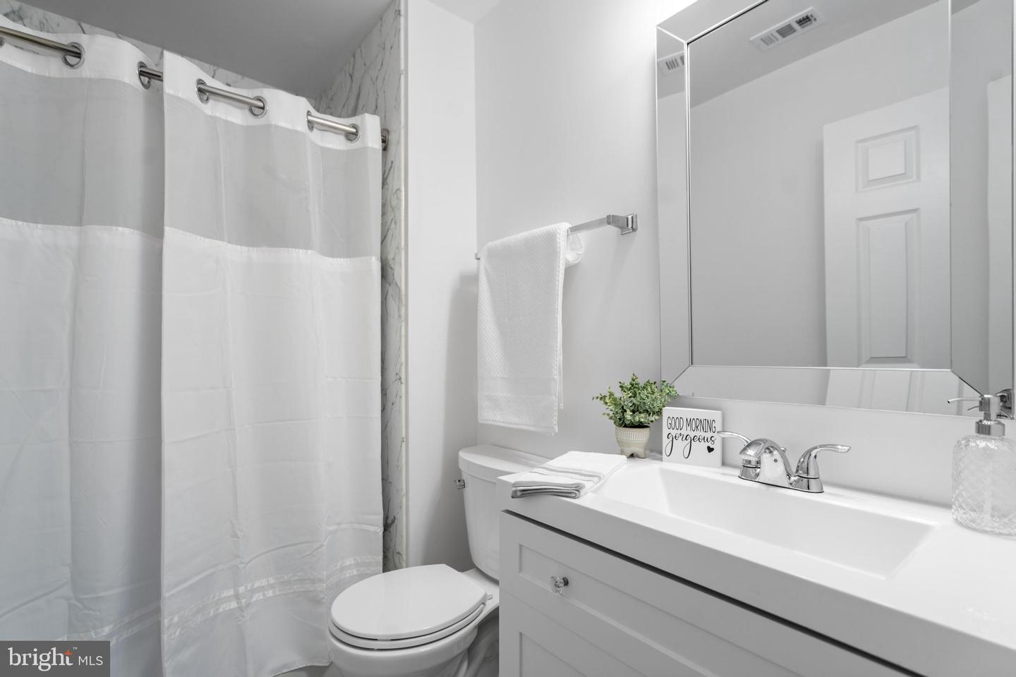 7931 BETHELEN WOODS LN, SPRINGFIELD, Virginia 22153, 3 Bedrooms Bedrooms, ,2 BathroomsBathrooms,Residential,For sale,7931 BETHELEN WOODS LN,VAFX2229674 MLS # VAFX2229674