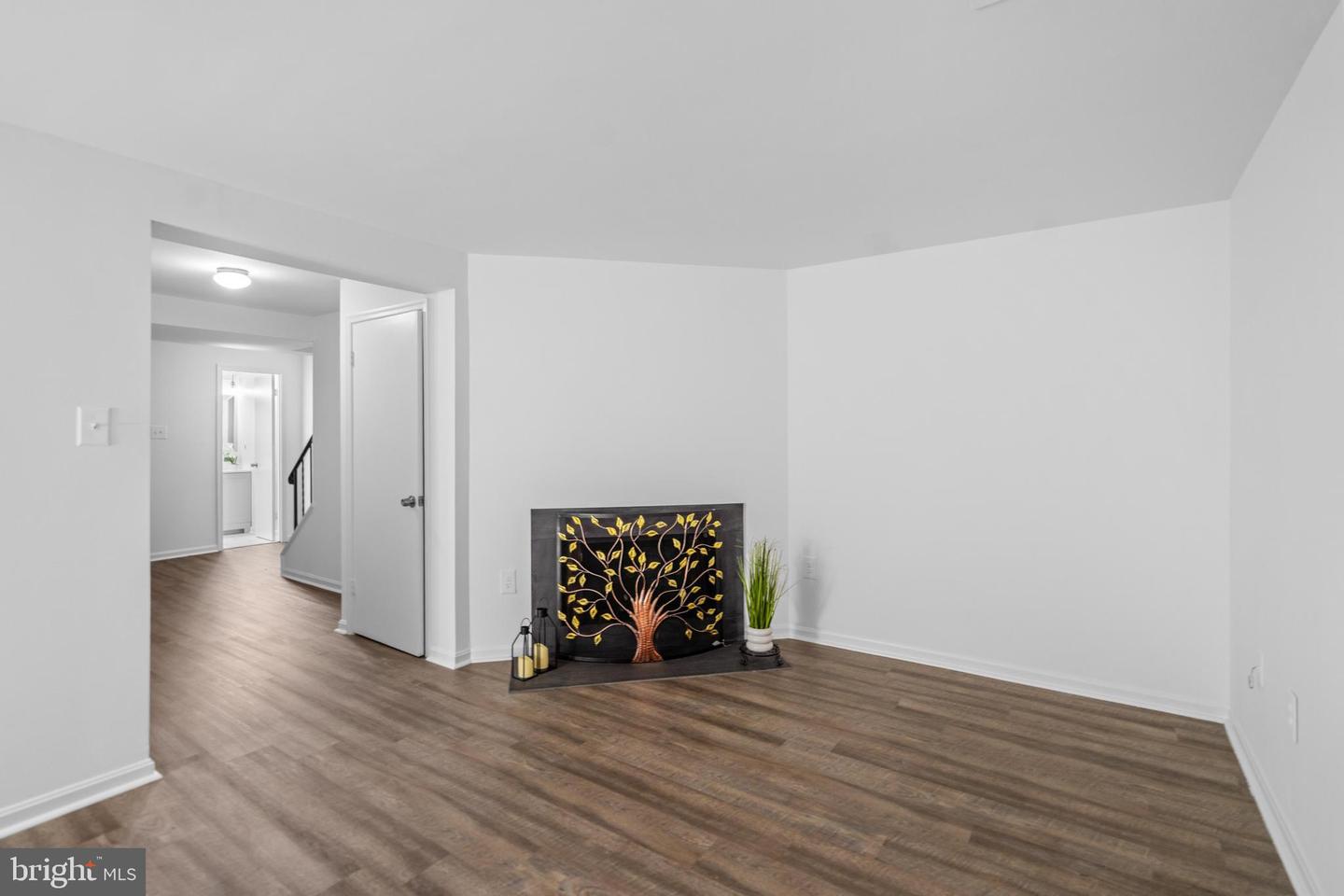 7931 BETHELEN WOODS LN, SPRINGFIELD, Virginia 22153, 3 Bedrooms Bedrooms, ,2 BathroomsBathrooms,Residential,For sale,7931 BETHELEN WOODS LN,VAFX2229674 MLS # VAFX2229674