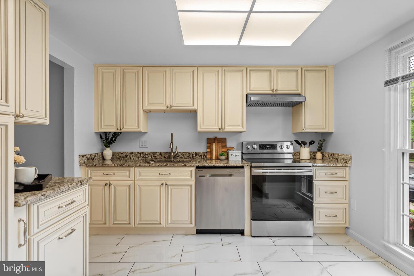 7931 BETHELEN WOODS LN, SPRINGFIELD, Virginia 22153, 3 Bedrooms Bedrooms, ,2 BathroomsBathrooms,Residential,For sale,7931 BETHELEN WOODS LN,VAFX2229674 MLS # VAFX2229674