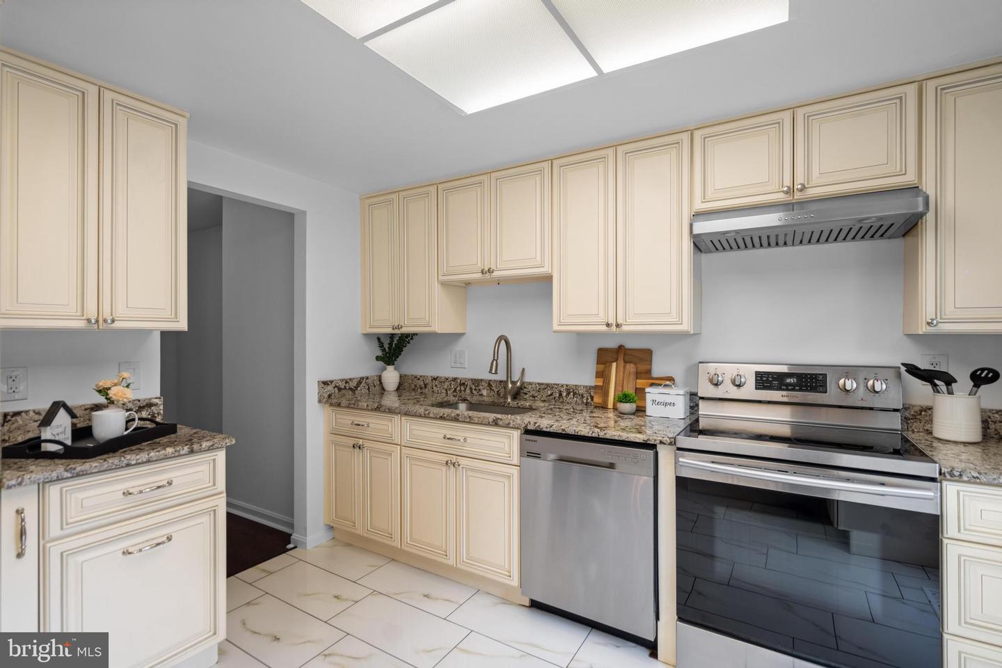7931 BETHELEN WOODS LN, SPRINGFIELD, Virginia 22153, 3 Bedrooms Bedrooms, ,2 BathroomsBathrooms,Residential,For sale,7931 BETHELEN WOODS LN,VAFX2229674 MLS # VAFX2229674