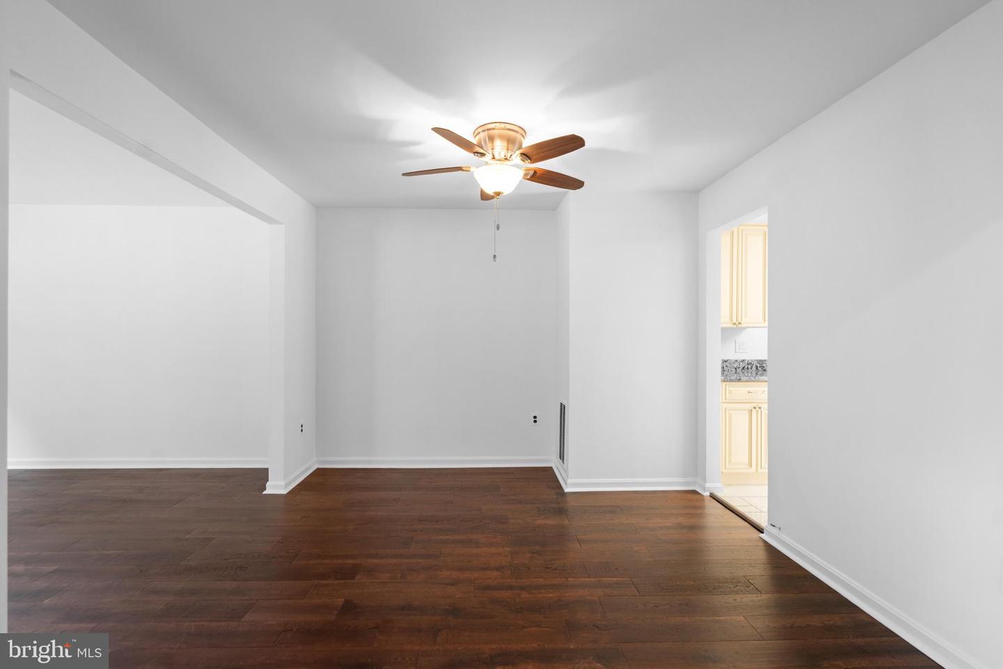 7931 BETHELEN WOODS LN, SPRINGFIELD, Virginia 22153, 3 Bedrooms Bedrooms, ,2 BathroomsBathrooms,Residential,For sale,7931 BETHELEN WOODS LN,VAFX2229674 MLS # VAFX2229674