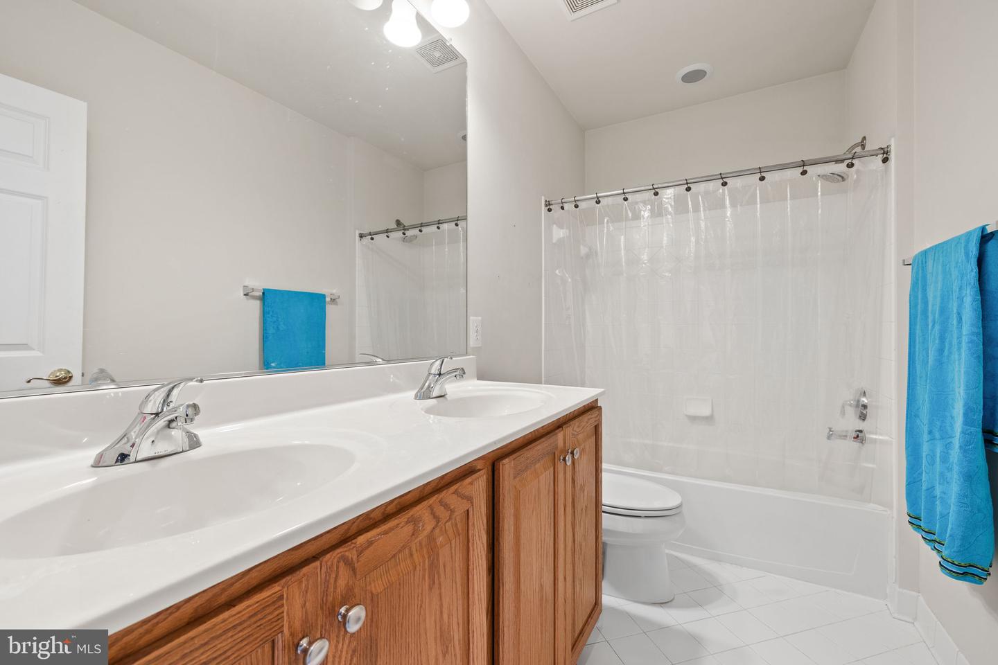 18547 KERILL RD, TRIANGLE, Virginia 22172, 4 Bedrooms Bedrooms, ,2 BathroomsBathrooms,Residential,For sale,18547 KERILL RD,VAPW2090326 MLS # VAPW2090326
