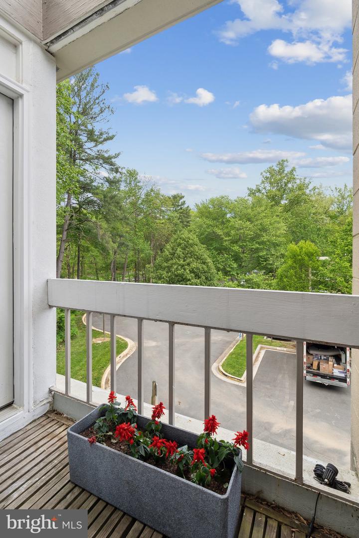 11599 MAPLE RIDGE RD, RESTON, Virginia 20190, 3 Bedrooms Bedrooms, ,2 BathroomsBathrooms,Residential,For sale,11599 MAPLE RIDGE RD,VAFX2229722 MLS # VAFX2229722