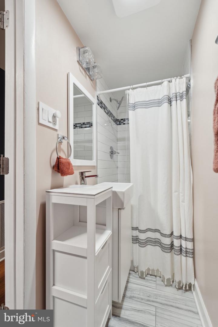 11599 MAPLE RIDGE RD, RESTON, Virginia 20190, 3 Bedrooms Bedrooms, ,2 BathroomsBathrooms,Residential,For sale,11599 MAPLE RIDGE RD,VAFX2229722 MLS # VAFX2229722