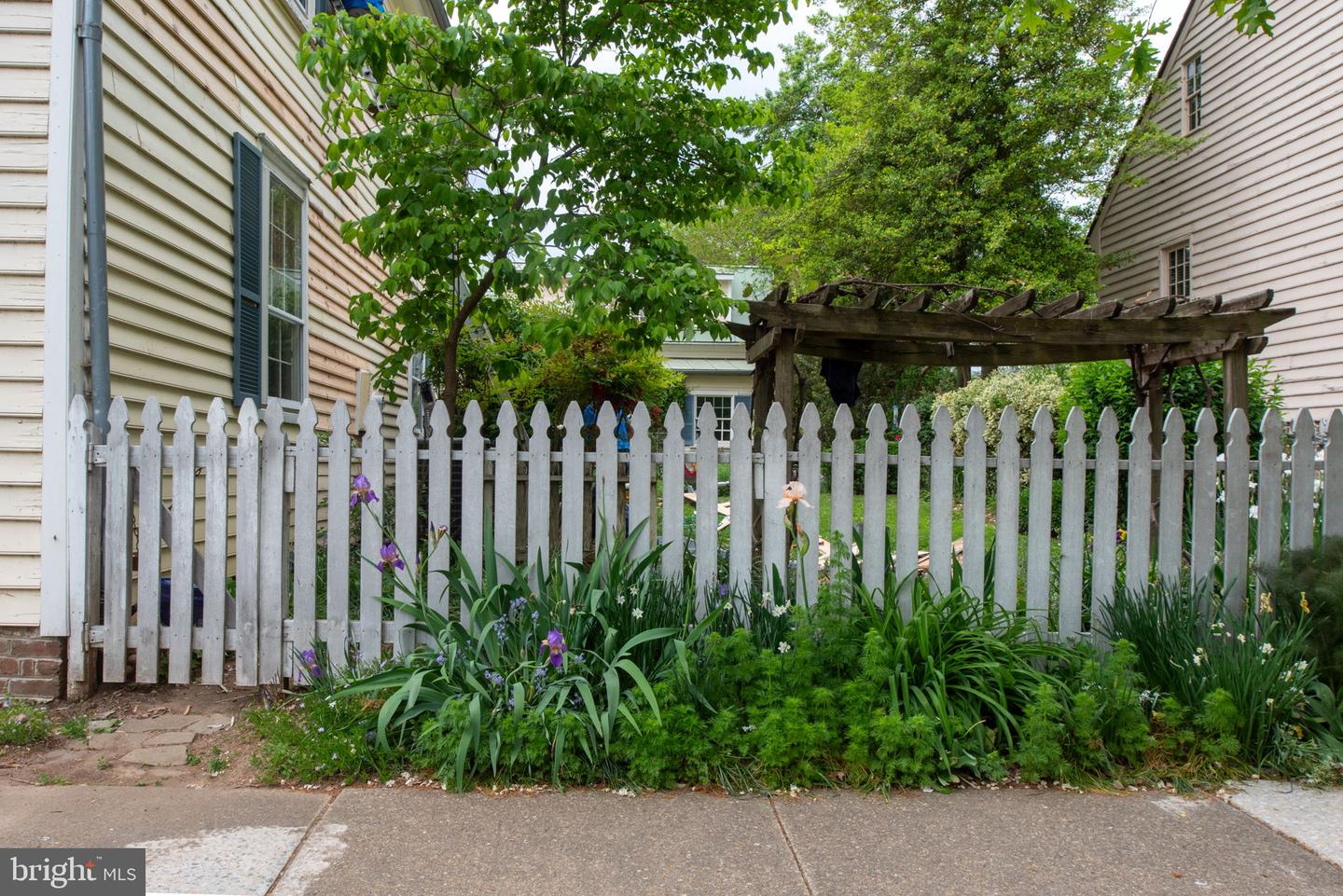 1300 CAROLINE ST, FREDERICKSBURG, Virginia 22401, 6 Bedrooms Bedrooms, ,2 BathroomsBathrooms,Residential,For sale,1300 CAROLINE ST,VAFB2007866 MLS # VAFB2007866