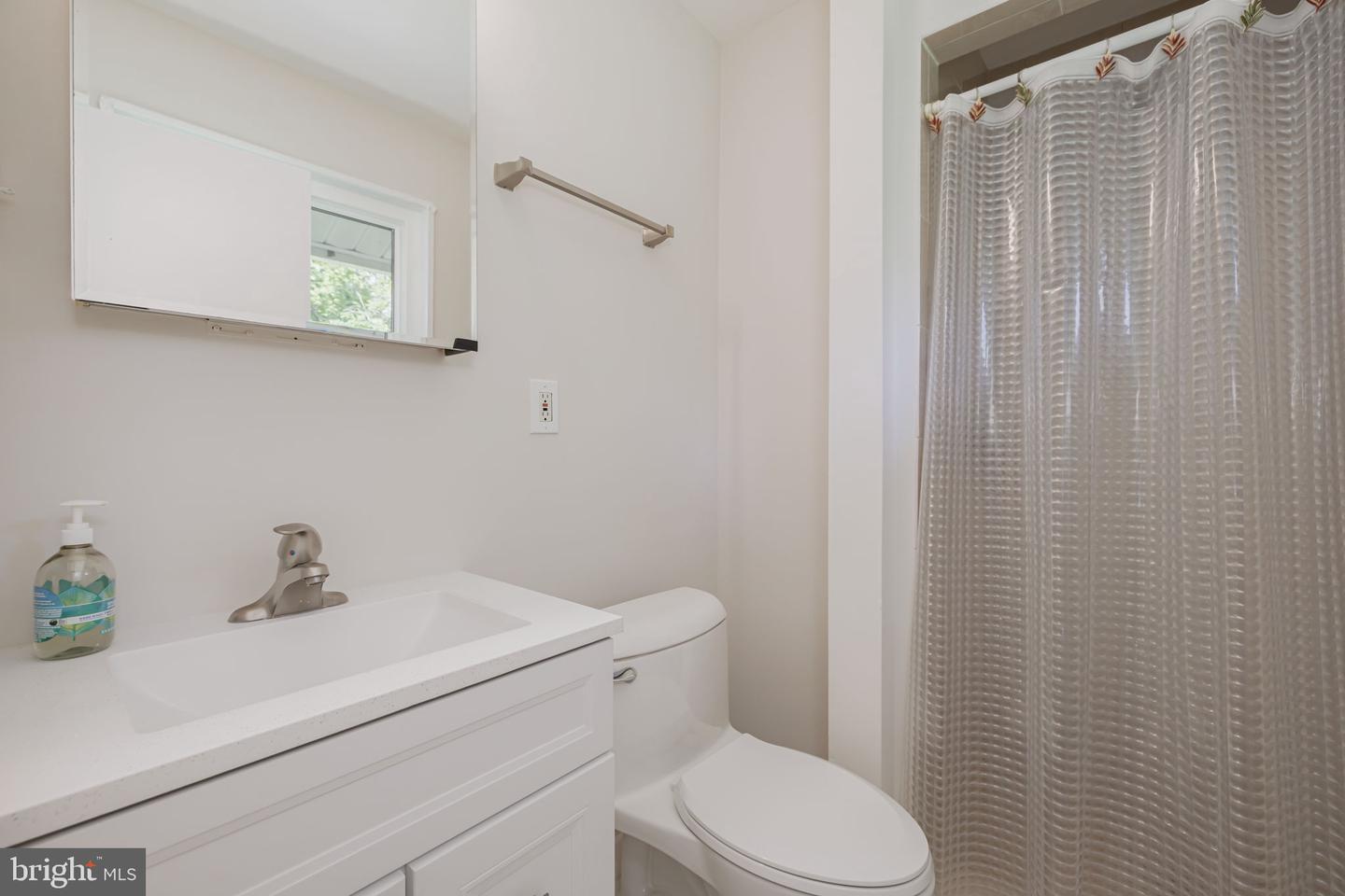5004 EASTCHESTER CIR, ALEXANDRIA, Virginia 22310, 3 Bedrooms Bedrooms, ,2 BathroomsBathrooms,Residential,For sale,5004 EASTCHESTER CIR,VAFX2230446 MLS # VAFX2230446