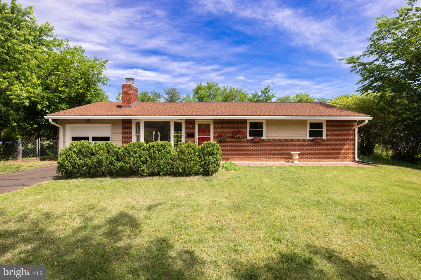 5004 EASTCHESTER CIR, ALEXANDRIA, Virginia 22310, 3 Bedrooms Bedrooms, ,2 BathroomsBathrooms,Residential,For sale,5004 EASTCHESTER CIR,VAFX2230446 MLS # VAFX2230446