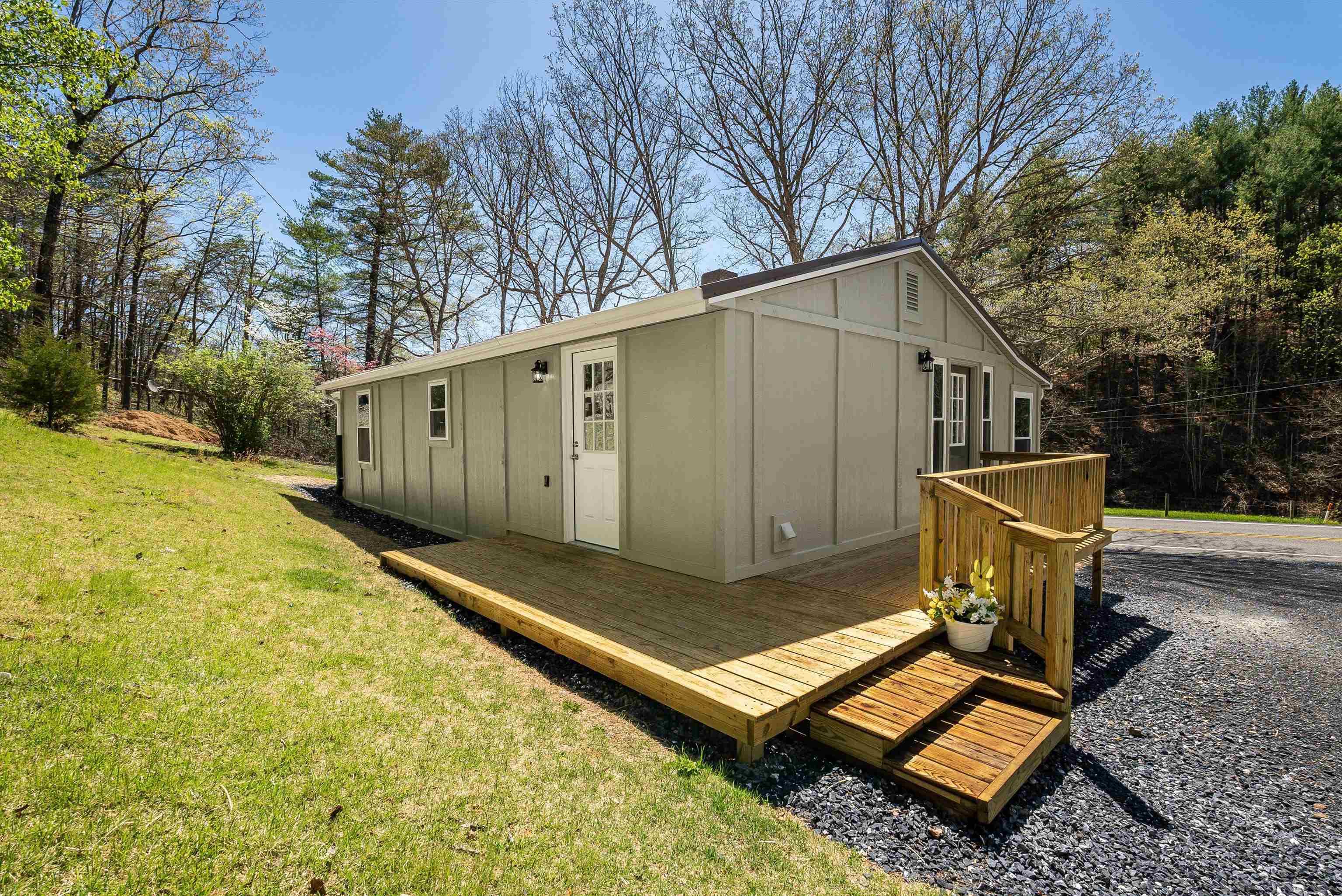 3381 HANKEY MOUNTAIN HWY, CHURCHVILLE, Virginia 24421, 2 Bedrooms Bedrooms, ,2 BathroomsBathrooms,Residential,3381 HANKEY MOUNTAIN HWY,663867 MLS # 663867
