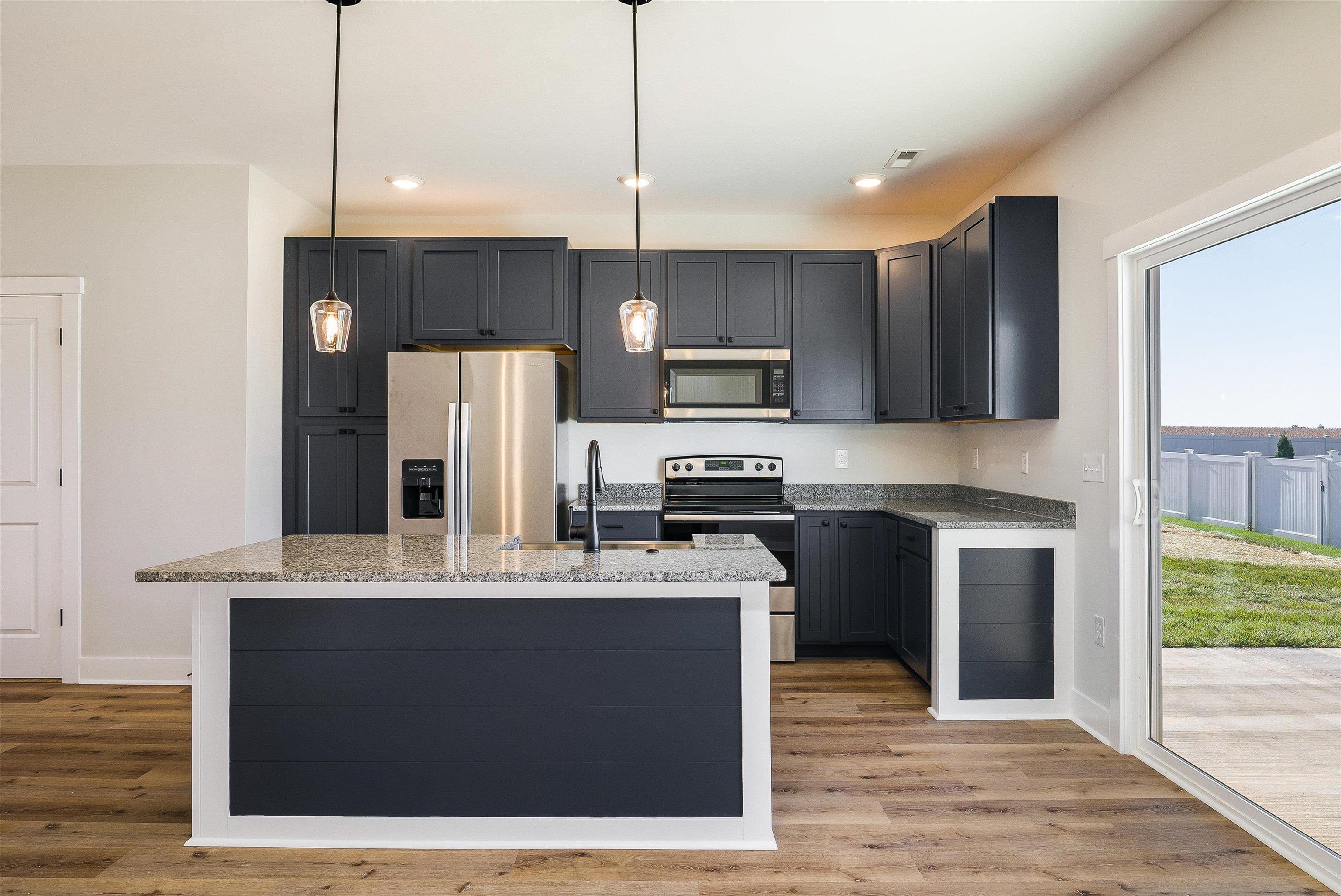 13 BARNYARD CIR, BRIDGEWATER, Virginia 22812, 3 Bedrooms Bedrooms, ,2 BathroomsBathrooms,Residential,13 BARNYARD CIR,664557 MLS # 664557