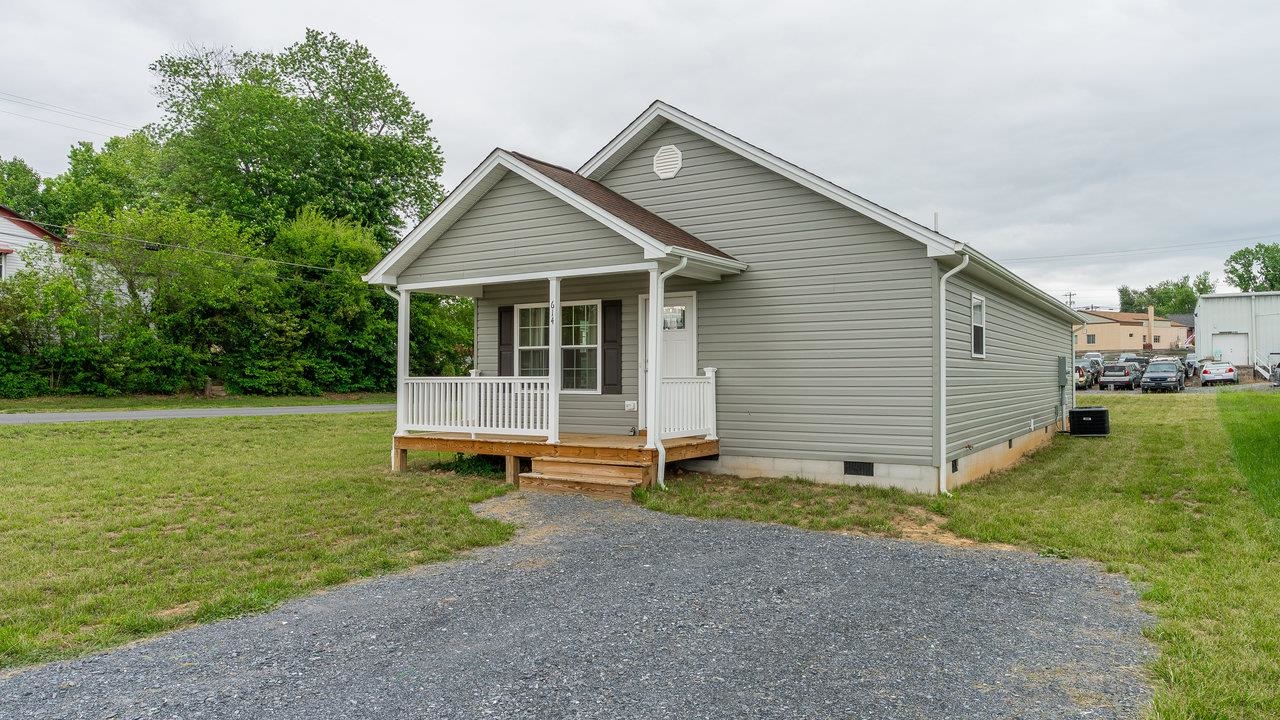 614 S SECOND ST, SHENANDOAH, Virginia 22849, 3 Bedrooms Bedrooms, ,2 BathroomsBathrooms,Residential,614 S SECOND ST,664563 MLS # 664563