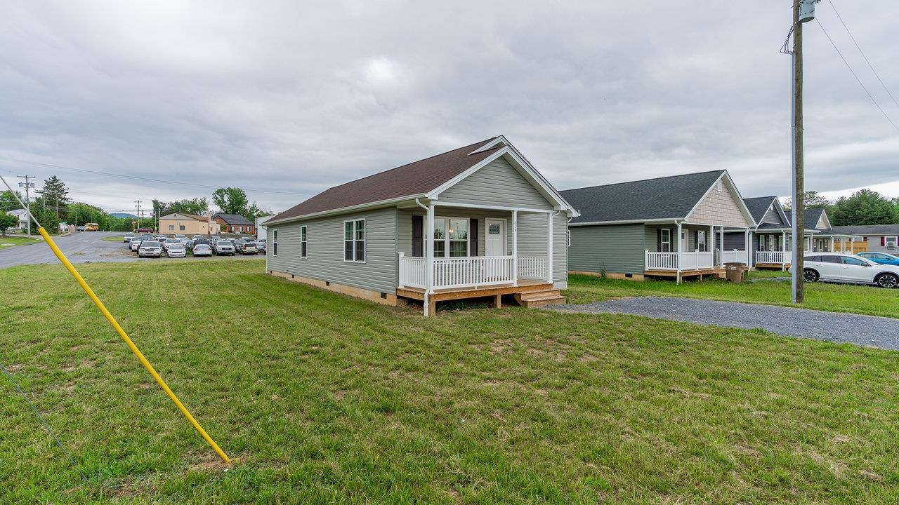 614 S SECOND ST, SHENANDOAH, Virginia 22849, 3 Bedrooms Bedrooms, ,2 BathroomsBathrooms,Residential,614 S SECOND ST,664563 MLS # 664563