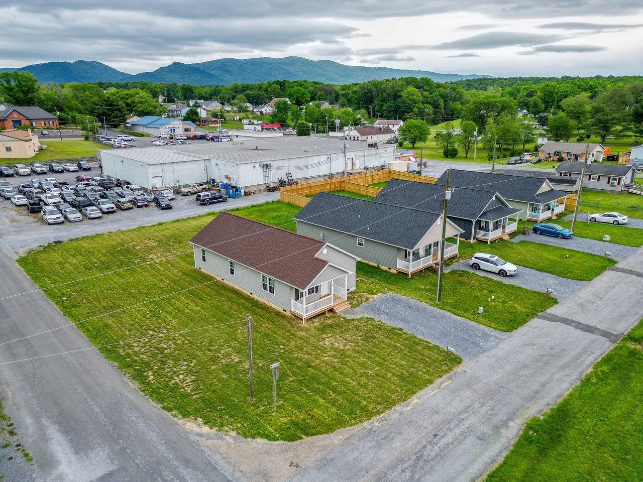 614 S SECOND ST, SHENANDOAH, Virginia 22849, 3 Bedrooms Bedrooms, ,2 BathroomsBathrooms,Residential,614 S SECOND ST,664563 MLS # 664563