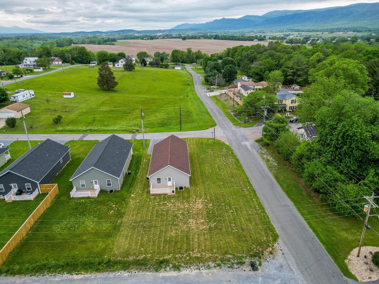 614 S SECOND ST, SHENANDOAH, Virginia 22849, 3 Bedrooms Bedrooms, ,2 BathroomsBathrooms,Residential,614 S SECOND ST,664563 MLS # 664563