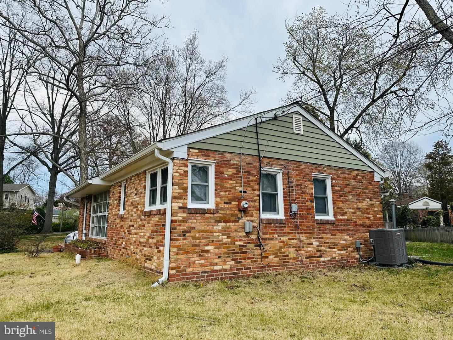 2006 CLARK PL, ALEXANDRIA, Virginia 22308, 3 Bedrooms Bedrooms, ,2 BathroomsBathrooms,Residential,For sale,2006 CLARK PL,VAFX2230770 MLS # VAFX2230770