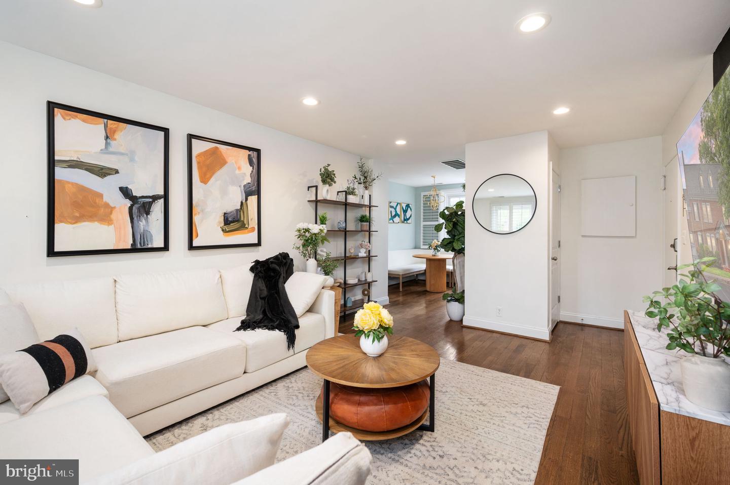 3536 S STAFFORD ST #B1, ARLINGTON, Virginia 22206, 2 Bedrooms Bedrooms, 8 Rooms Rooms,2 BathroomsBathrooms,Residential,For sale,3536 S STAFFORD ST #B1,VAAR2055326 MLS # VAAR2055326
