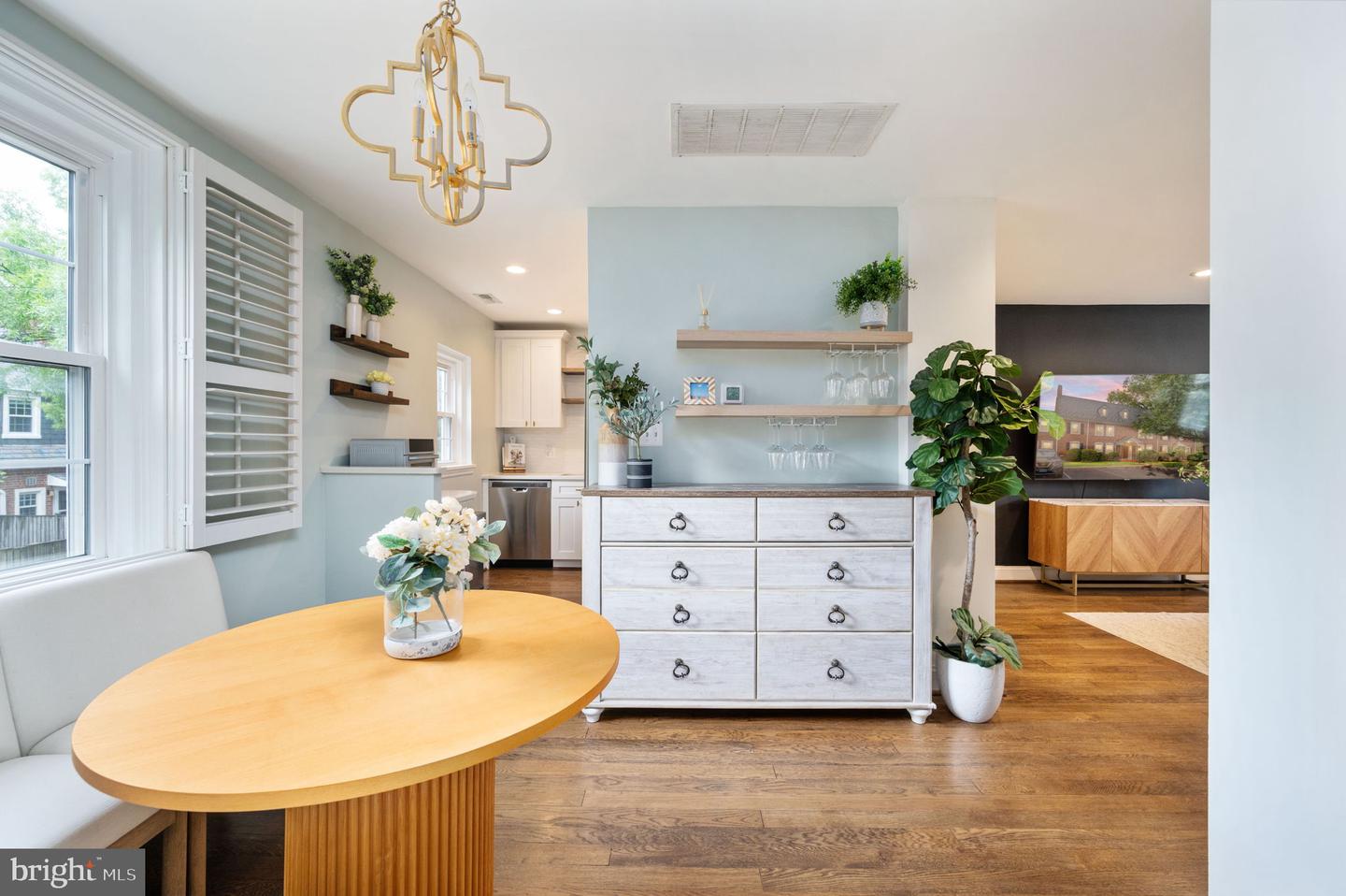 3536 S STAFFORD ST #B1, ARLINGTON, Virginia 22206, 2 Bedrooms Bedrooms, 8 Rooms Rooms,2 BathroomsBathrooms,Residential,For sale,3536 S STAFFORD ST #B1,VAAR2055326 MLS # VAAR2055326
