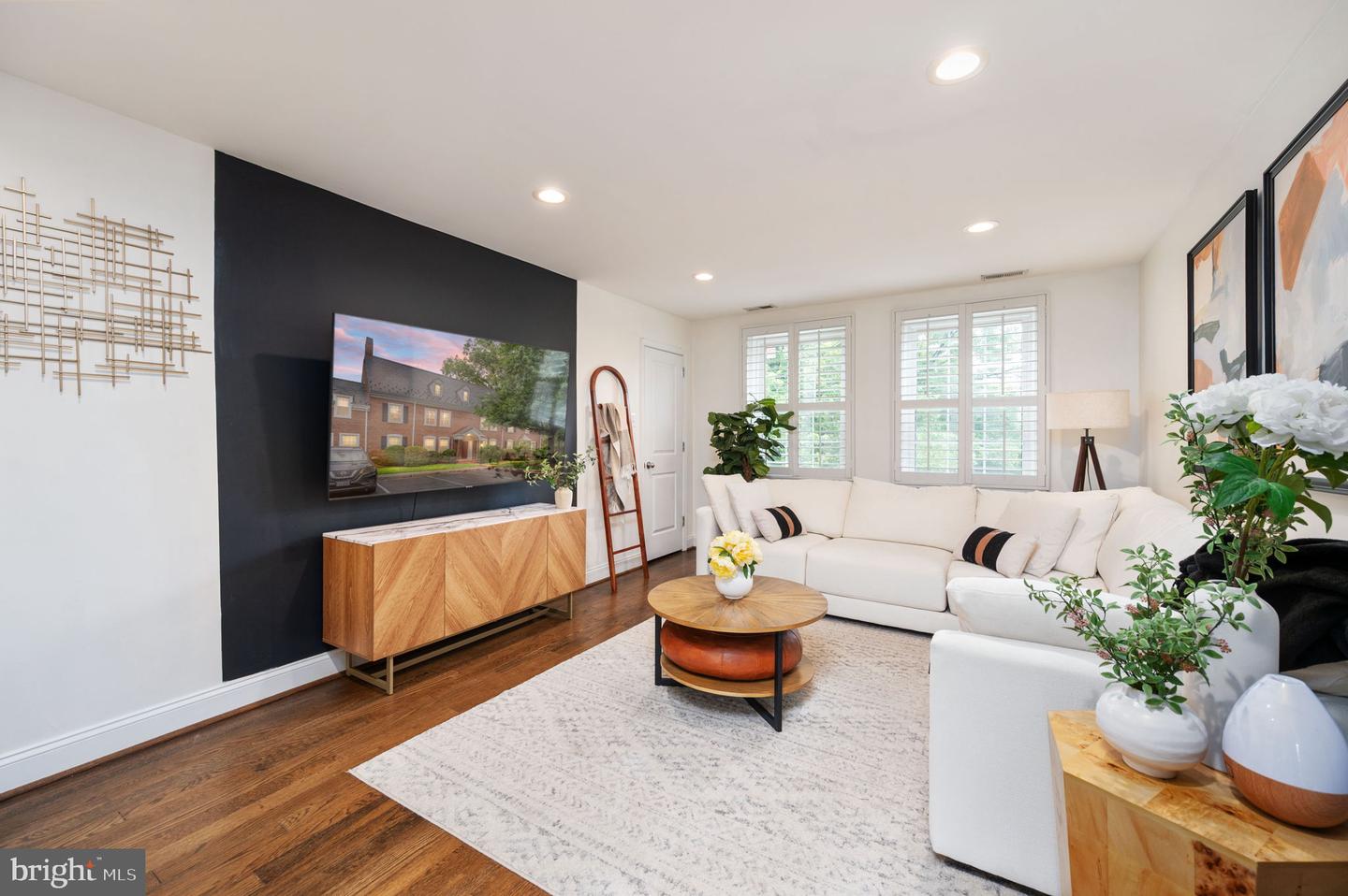 3536 S STAFFORD ST #B1, ARLINGTON, Virginia 22206, 2 Bedrooms Bedrooms, 8 Rooms Rooms,2 BathroomsBathrooms,Residential,For sale,3536 S STAFFORD ST #B1,VAAR2055326 MLS # VAAR2055326