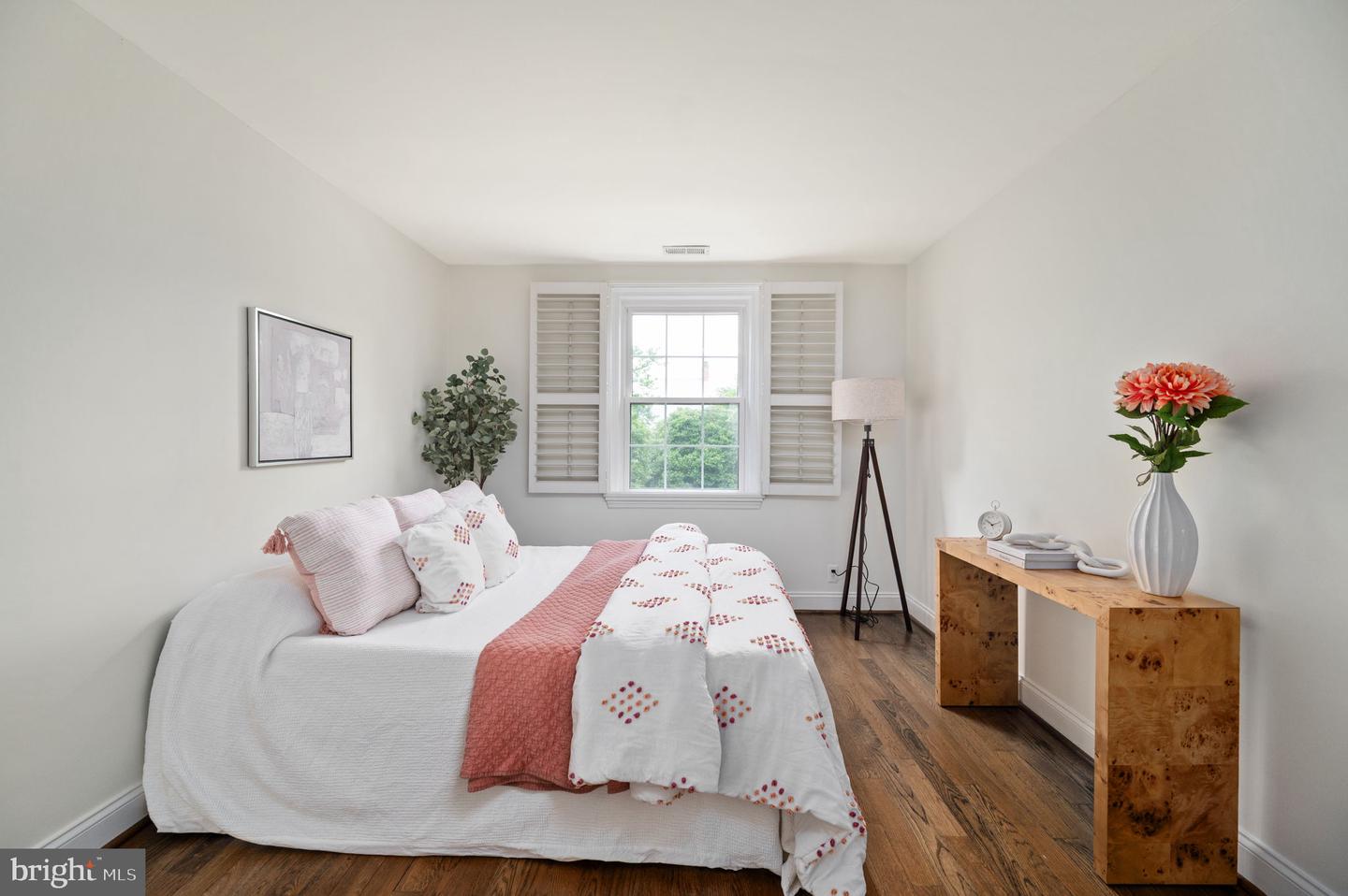 3536 S STAFFORD ST #B1, ARLINGTON, Virginia 22206, 2 Bedrooms Bedrooms, 8 Rooms Rooms,2 BathroomsBathrooms,Residential,For sale,3536 S STAFFORD ST #B1,VAAR2055326 MLS # VAAR2055326