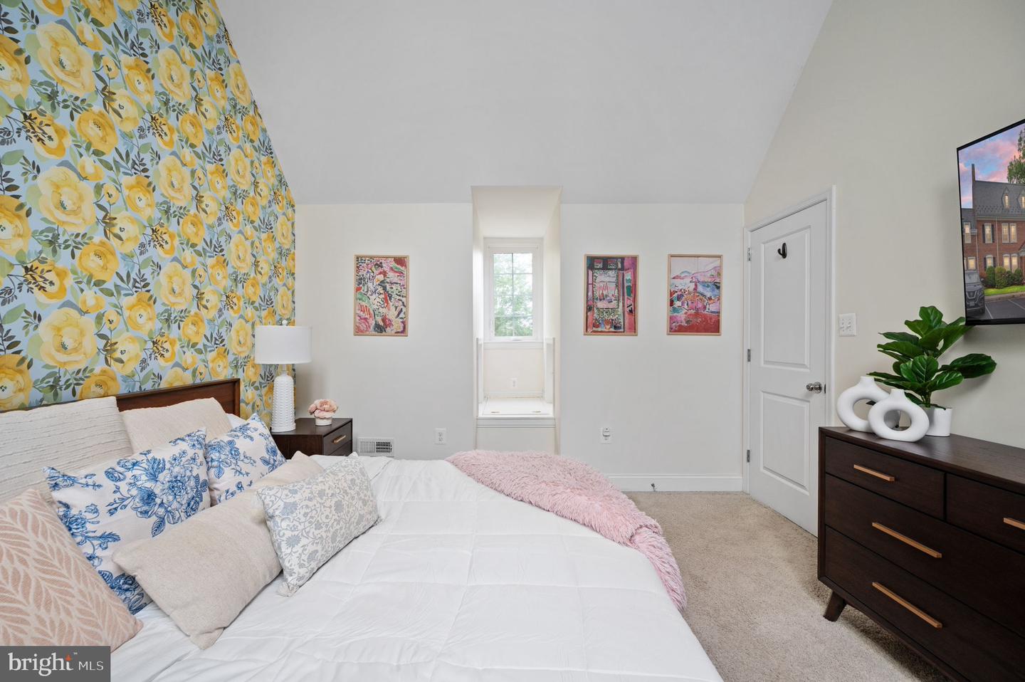 3536 S STAFFORD ST #B1, ARLINGTON, Virginia 22206, 2 Bedrooms Bedrooms, 8 Rooms Rooms,2 BathroomsBathrooms,Residential,For sale,3536 S STAFFORD ST #B1,VAAR2055326 MLS # VAAR2055326