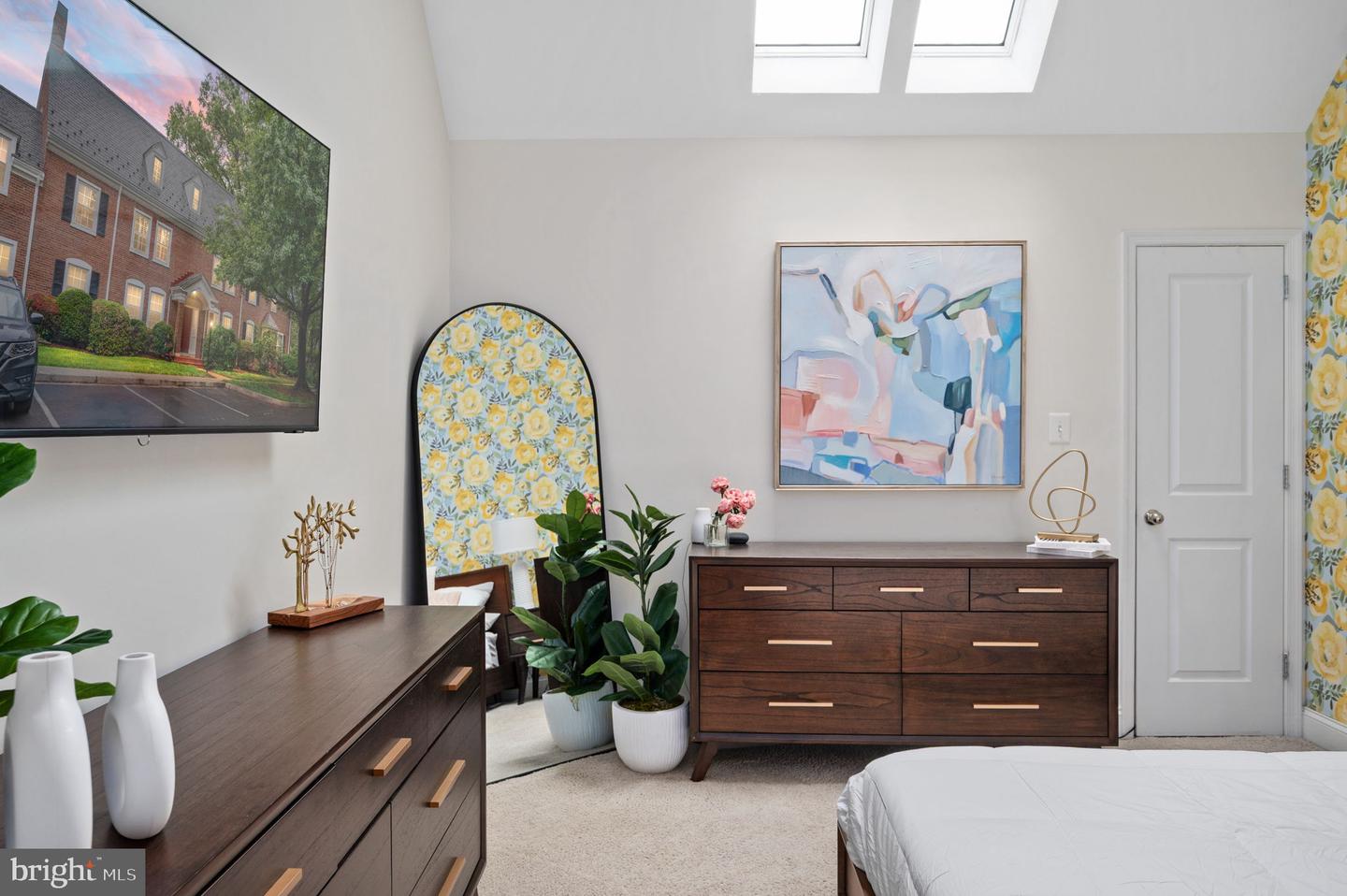 3536 S STAFFORD ST #B1, ARLINGTON, Virginia 22206, 2 Bedrooms Bedrooms, 8 Rooms Rooms,2 BathroomsBathrooms,Residential,For sale,3536 S STAFFORD ST #B1,VAAR2055326 MLS # VAAR2055326