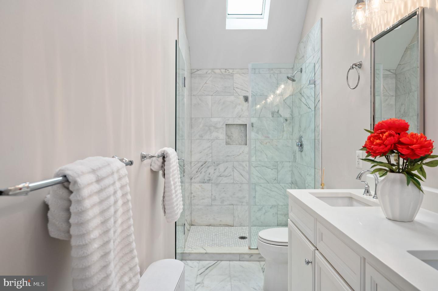 3536 S STAFFORD ST #B1, ARLINGTON, Virginia 22206, 2 Bedrooms Bedrooms, 8 Rooms Rooms,2 BathroomsBathrooms,Residential,For sale,3536 S STAFFORD ST #B1,VAAR2055326 MLS # VAAR2055326