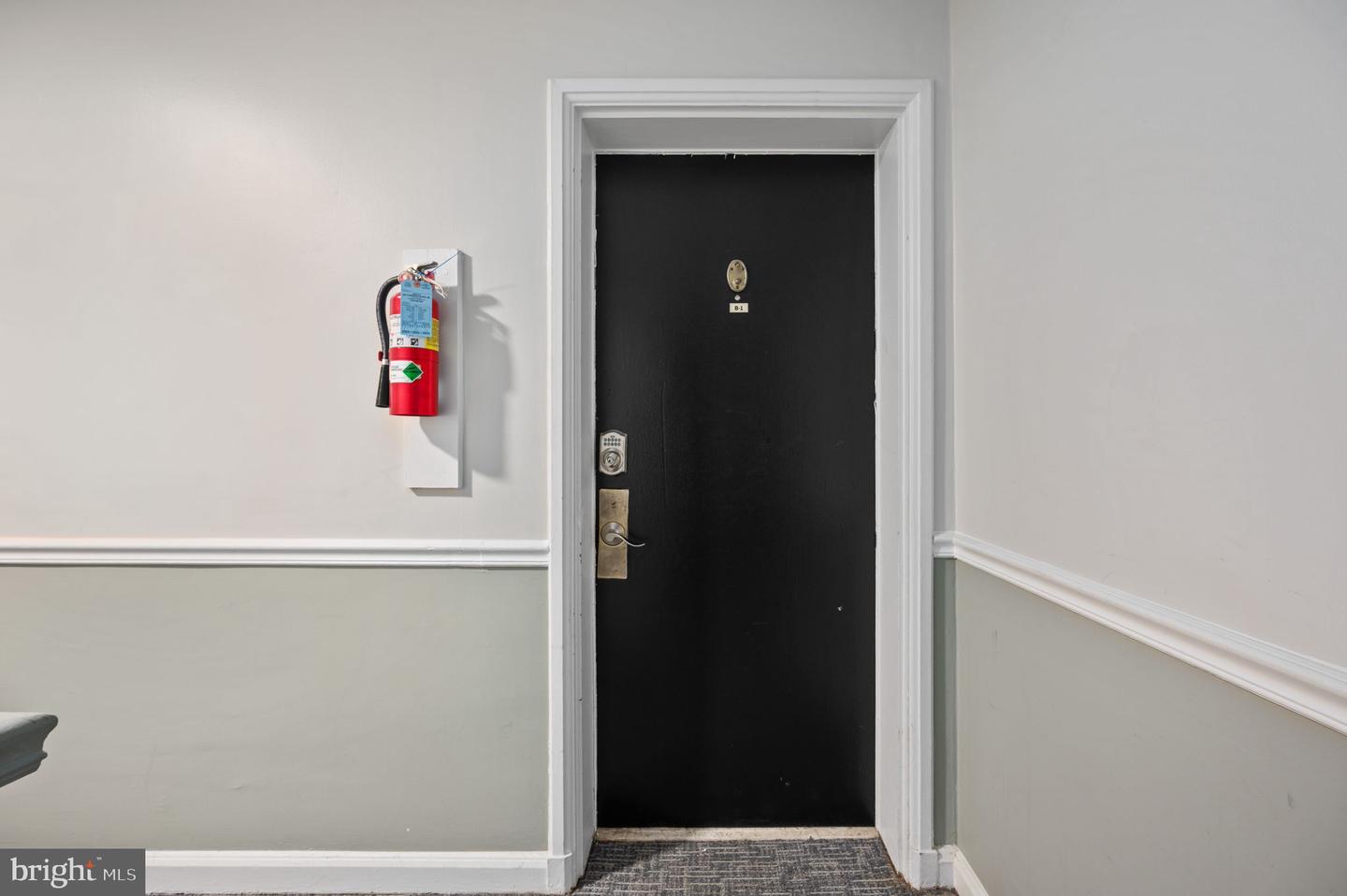 3536 S STAFFORD ST #B1, ARLINGTON, Virginia 22206, 2 Bedrooms Bedrooms, 8 Rooms Rooms,2 BathroomsBathrooms,Residential,For sale,3536 S STAFFORD ST #B1,VAAR2055326 MLS # VAAR2055326