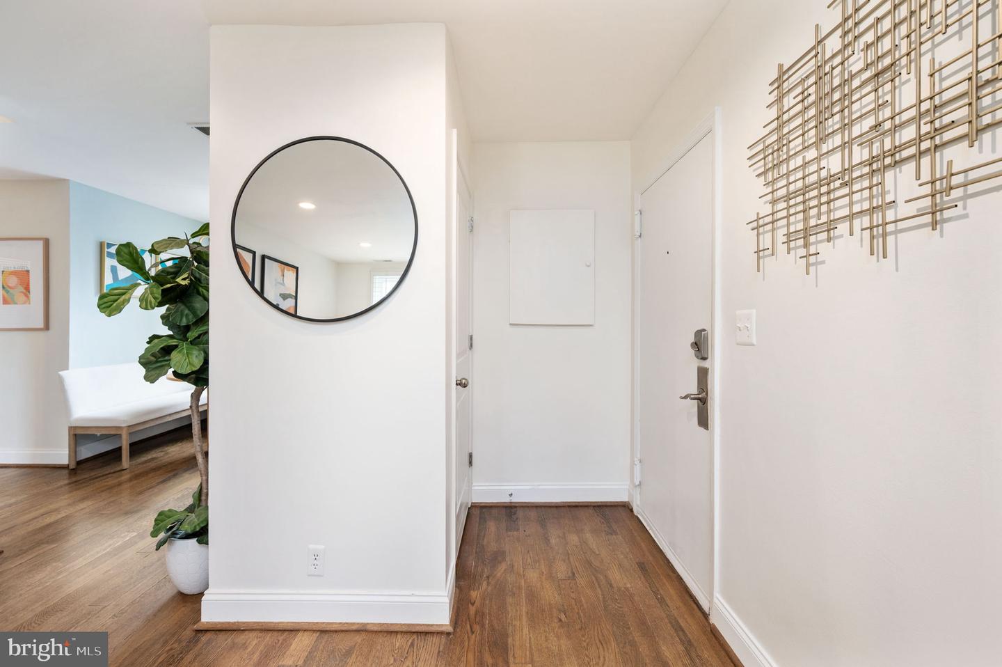 3536 S STAFFORD ST #B1, ARLINGTON, Virginia 22206, 2 Bedrooms Bedrooms, 8 Rooms Rooms,2 BathroomsBathrooms,Residential,For sale,3536 S STAFFORD ST #B1,VAAR2055326 MLS # VAAR2055326