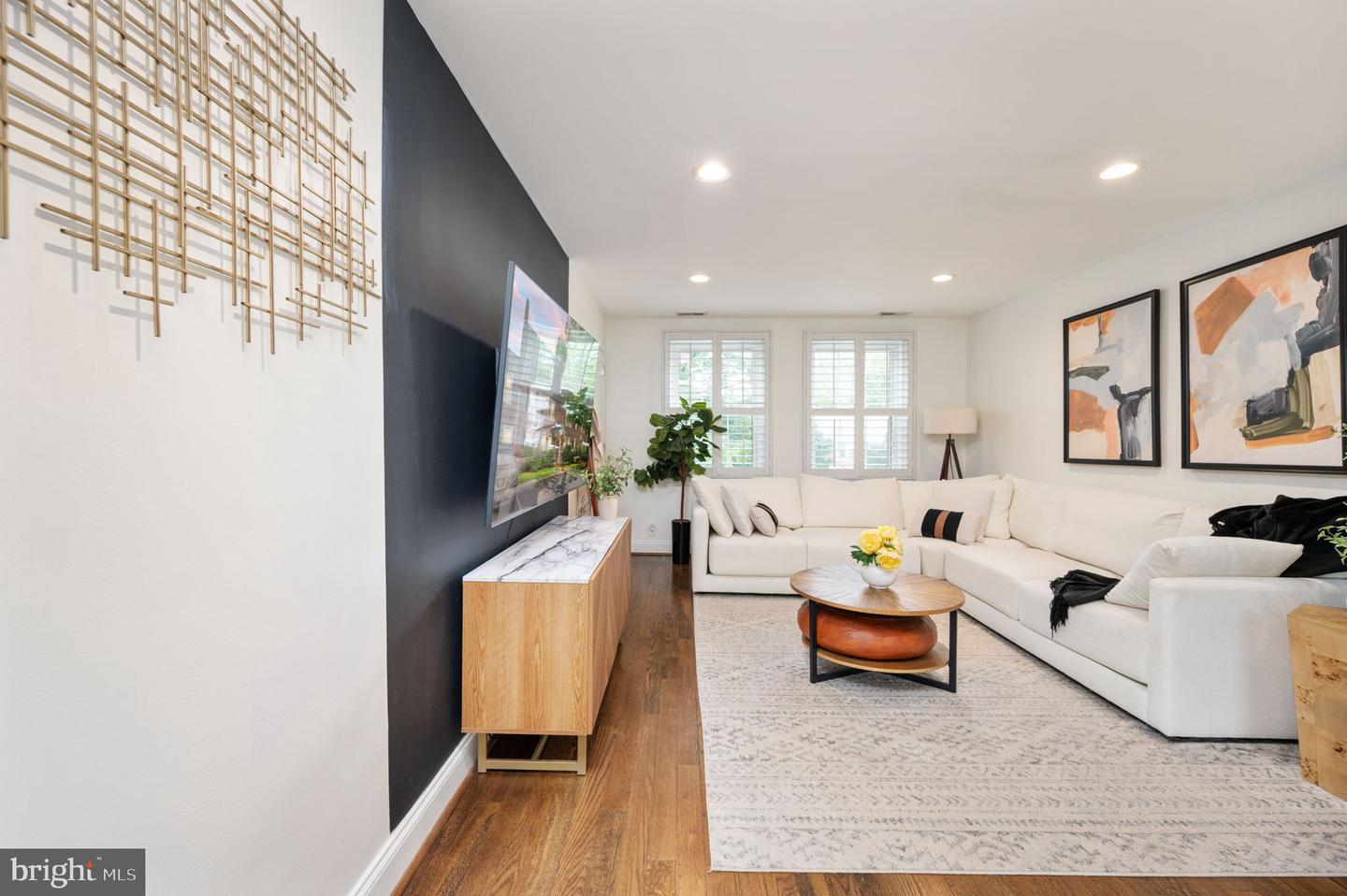 3536 S STAFFORD ST #B1, ARLINGTON, Virginia 22206, 2 Bedrooms Bedrooms, 8 Rooms Rooms,2 BathroomsBathrooms,Residential,For sale,3536 S STAFFORD ST #B1,VAAR2055326 MLS # VAAR2055326