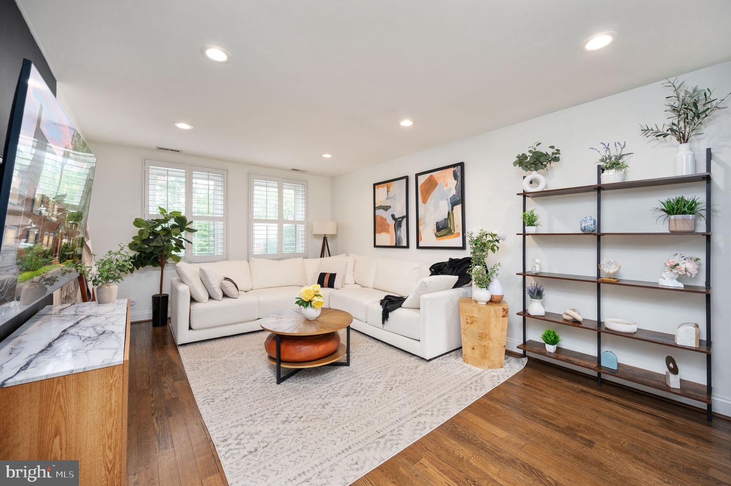 3536 S STAFFORD ST #B1, ARLINGTON, Virginia 22206, 2 Bedrooms Bedrooms, 8 Rooms Rooms,2 BathroomsBathrooms,Residential,For sale,3536 S STAFFORD ST #B1,VAAR2055326 MLS # VAAR2055326