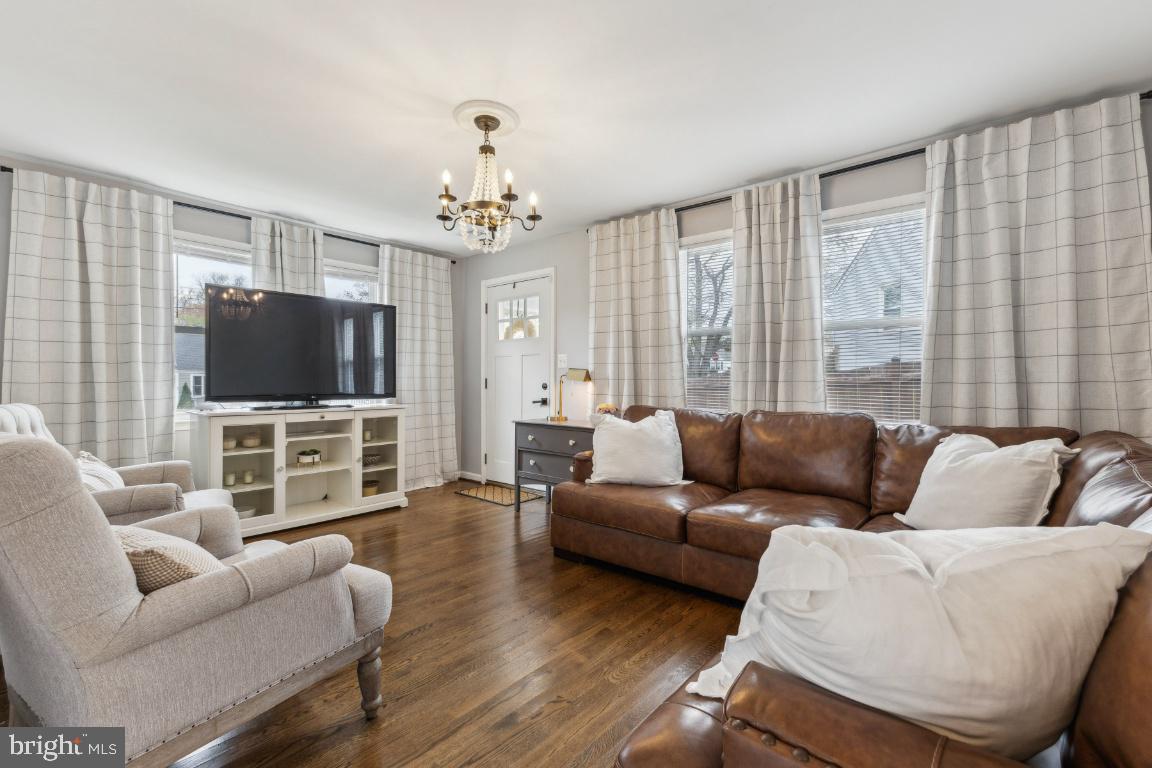 3015 GREENWAY BLVD, FALLS CHURCH, Virginia 22042, 3 Bedrooms Bedrooms, ,1 BathroomBathrooms,Residential,For sale,3015 GREENWAY BLVD,VAFX2231626 MLS # VAFX2231626
