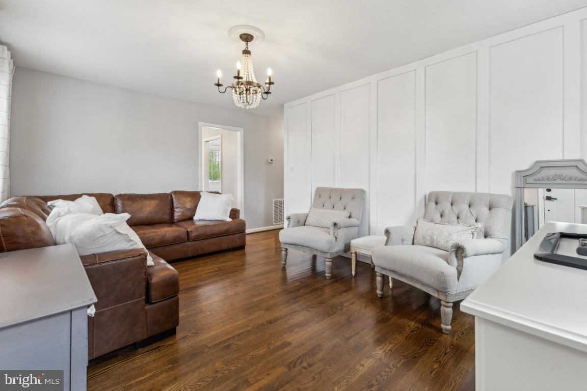 3015 GREENWAY BLVD, FALLS CHURCH, Virginia 22042, 3 Bedrooms Bedrooms, ,1 BathroomBathrooms,Residential,For sale,3015 GREENWAY BLVD,VAFX2231626 MLS # VAFX2231626
