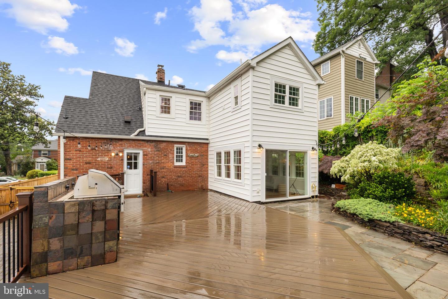 2819 S JOYCE ST, ARLINGTON, Virginia 22202, 4 Bedrooms Bedrooms, ,4 BathroomsBathrooms,Residential,For sale,2819 S JOYCE ST,VAAR2055498 MLS # VAAR2055498