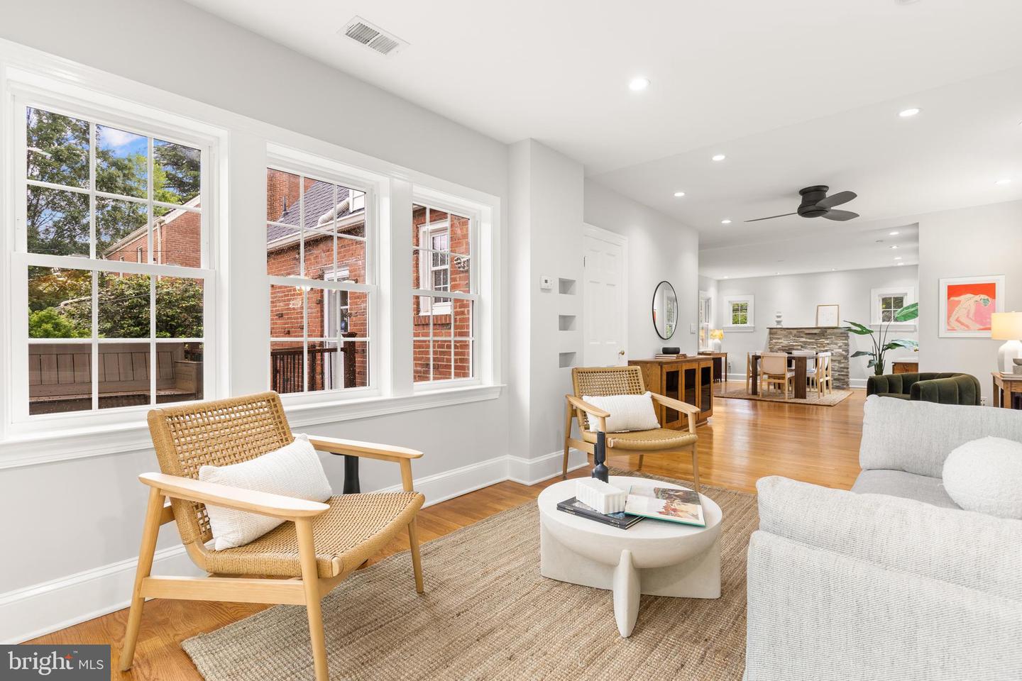 2819 S JOYCE ST, ARLINGTON, Virginia 22202, 4 Bedrooms Bedrooms, ,4 BathroomsBathrooms,Residential,For sale,2819 S JOYCE ST,VAAR2055498 MLS # VAAR2055498