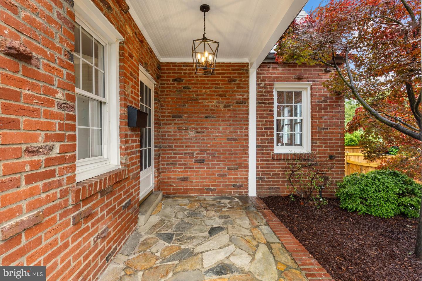 2819 S JOYCE ST, ARLINGTON, Virginia 22202, 4 Bedrooms Bedrooms, ,4 BathroomsBathrooms,Residential,For sale,2819 S JOYCE ST,VAAR2055498 MLS # VAAR2055498