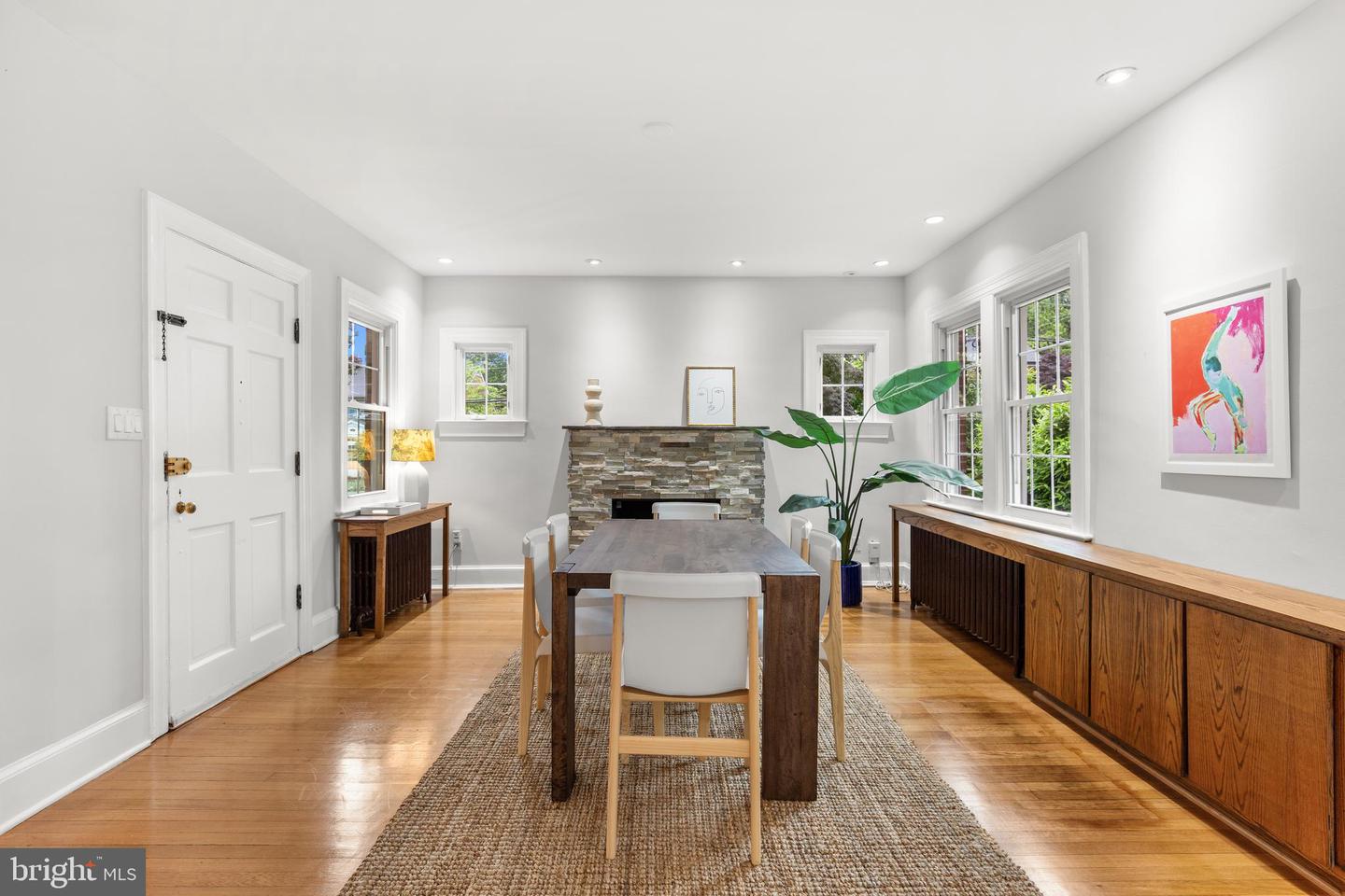 2819 S JOYCE ST, ARLINGTON, Virginia 22202, 4 Bedrooms Bedrooms, ,4 BathroomsBathrooms,Residential,For sale,2819 S JOYCE ST,VAAR2055498 MLS # VAAR2055498